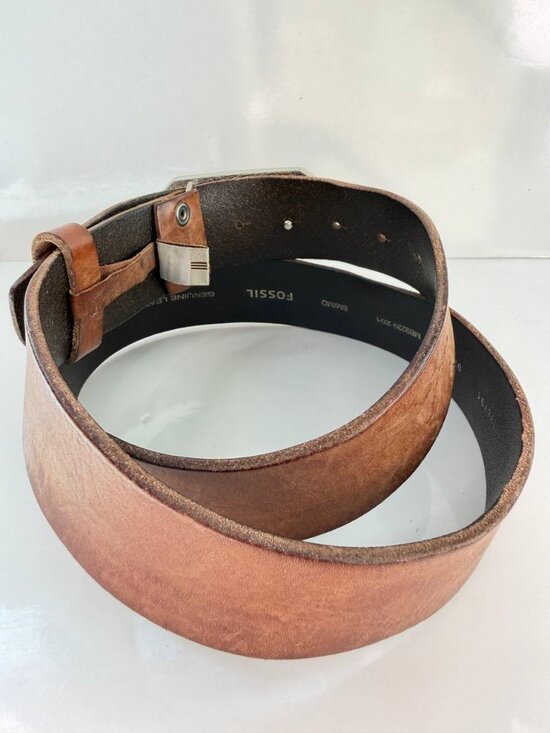 Fossil Vintage Leather Belt – Size ~36–38 – Distressed Finish - Picture 10 of 11